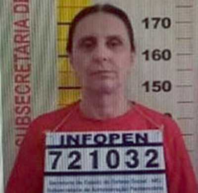 AÉCIO SOLTO E A IRMÃ PRESA: Andrea Neves, irmã do senador Aécio, é fichada pela polícia em BH – Divulgação de foto revolta família